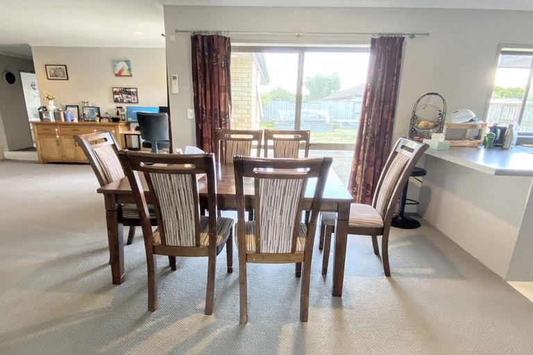 Photo of property in 63 Farringdon Avenue, Rototuna North, Hamilton, 3210