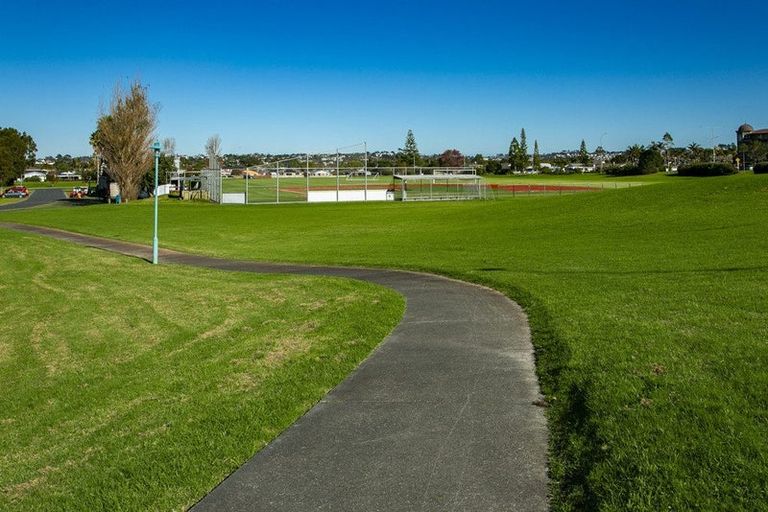 Photo of property in 33b Ngahere Views, Orewa, 0931