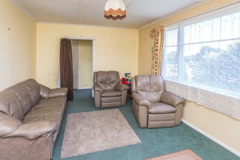 Photo of property in 20 Egmont Street, Castlecliff, Whanganui, 4501