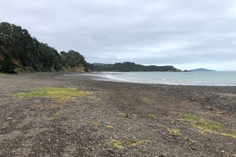 Photo of property in 26 Orere Point Road, Orere Point, 2585