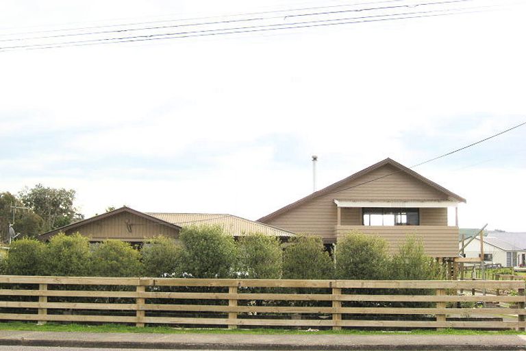 Photo of property in 108 Racecourse Road, Waipukurau, 4200