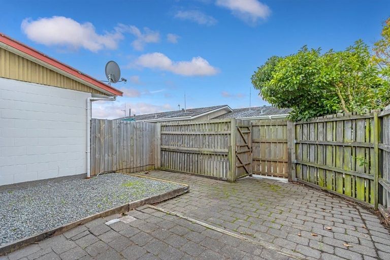 Photo of property in 2/65 Champion Street, Edgeware, Christchurch, 8013