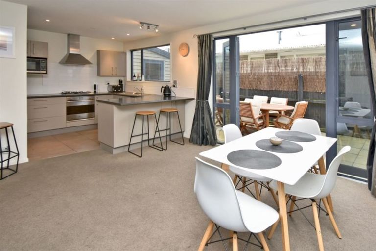 Photo of property in 500a Barbadoes Street, Edgeware, Christchurch, 8013