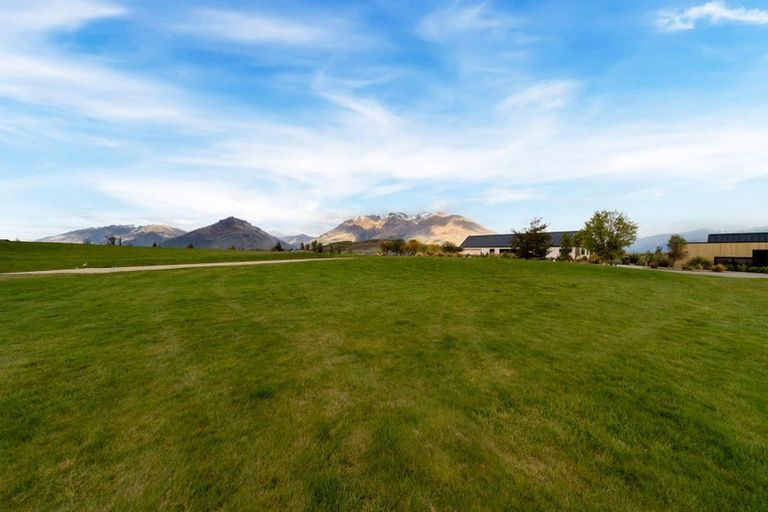 Photo of property in 22 Cunninghams Drive, Jacks Point, Queenstown, 9371