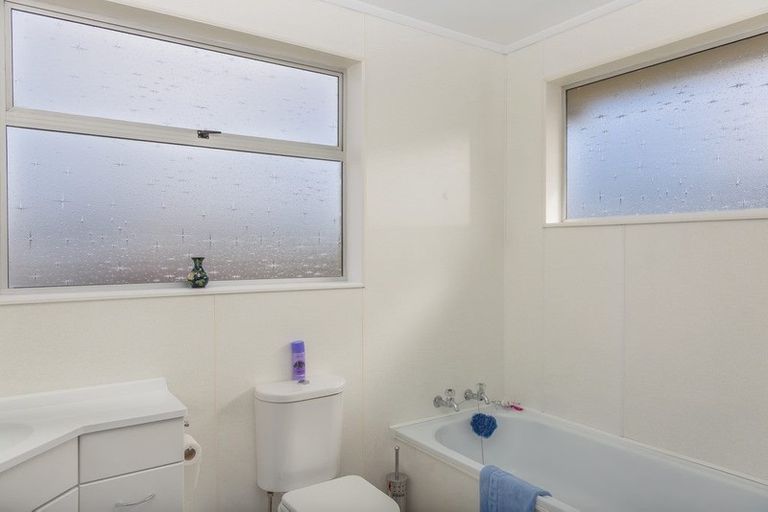 Photo of property in 16 Stuart Street, Holmes Hill, Oamaru, 9401