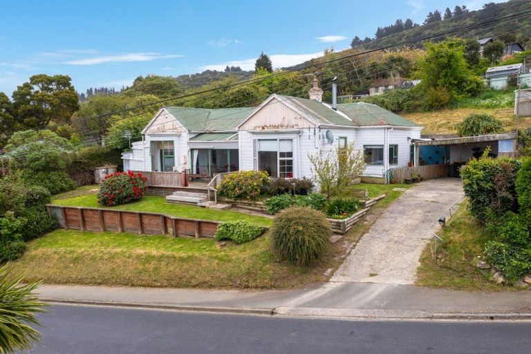 Photo of property in 13 Junction Road, Ravensbourne, Dunedin, 9022