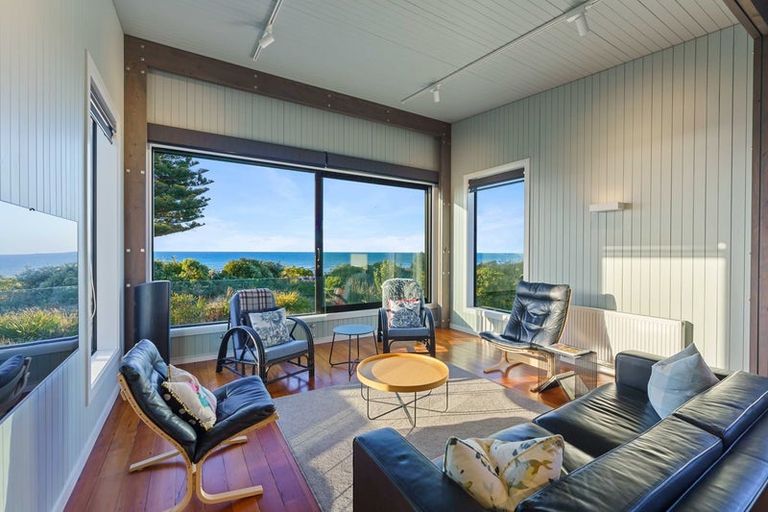 Photo of property in 7 Tutere Street, Waikanae Beach, Waikanae, 5036