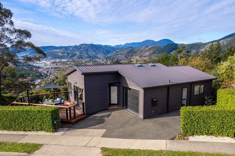 Photo of property in 319 Princes Drive, Britannia Heights, Nelson, 7010