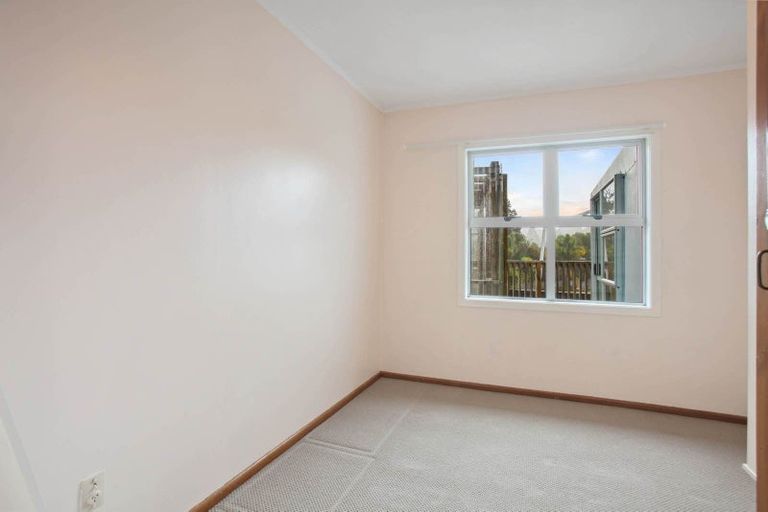 Photo of property in 65 Saffron Street, Birkdale, Auckland, 0626