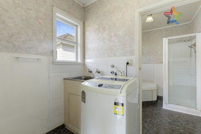 Photo of property in 65 Glen Road, Stokes Valley, Lower Hutt, 5019