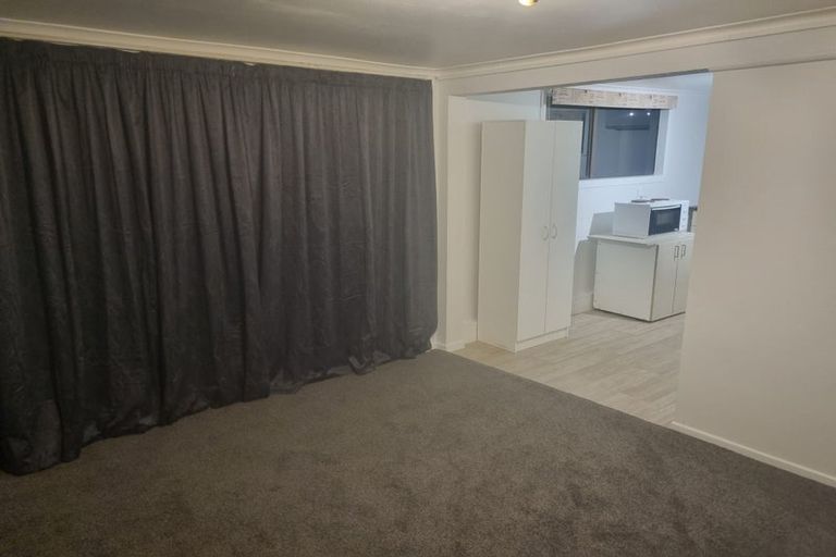 Photo of property in 102 Saddleback Rise, Murrays Bay, Auckland, 0630