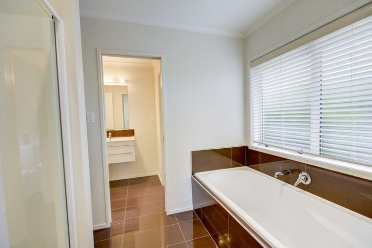 Photo of property in 35 Oxford Road, Rangiora, 7400