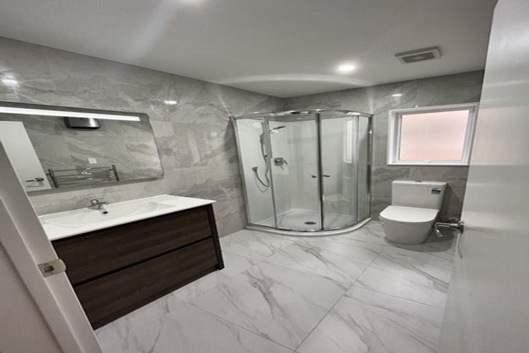 Photo of property in 28d Halberg Street, Glenfield, Auckland, 0629