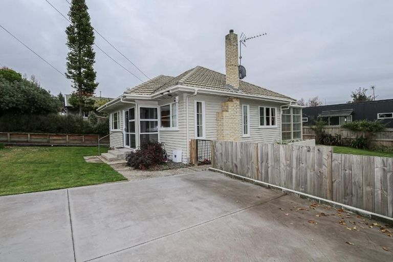 Photo of property in 17 Sillary Street, Hamilton East, Hamilton, 3216