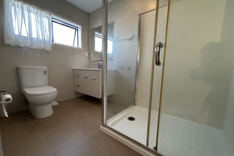 Photo of property in 1/49 Galaxy Drive, Mairangi Bay, Auckland, 0630