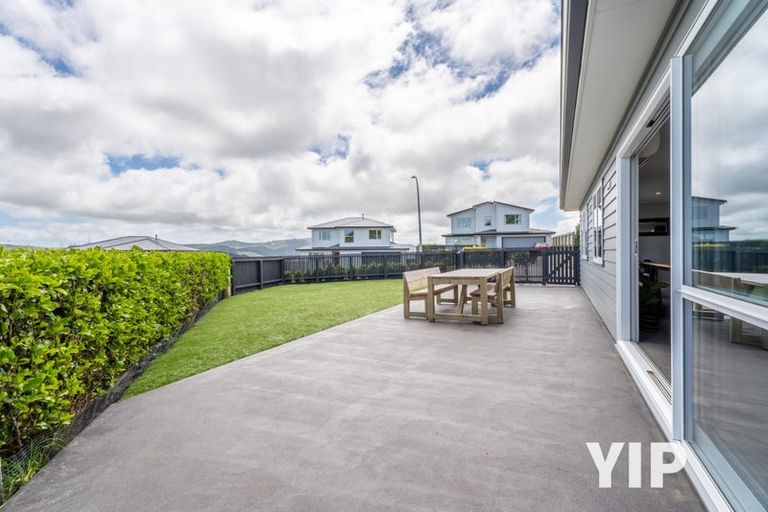 Photo of property in 50 Havana Rise, Grenada Village, Wellington, 6037