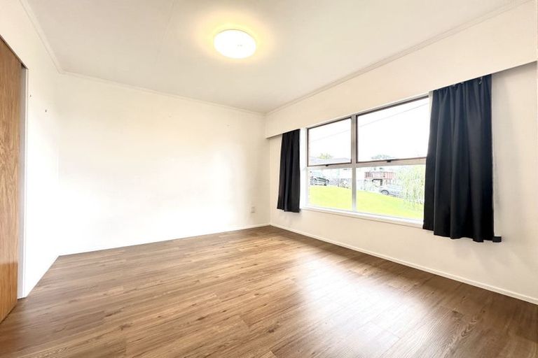 Photo of property in 2/20 Nigel Road, Browns Bay, Auckland, 0630