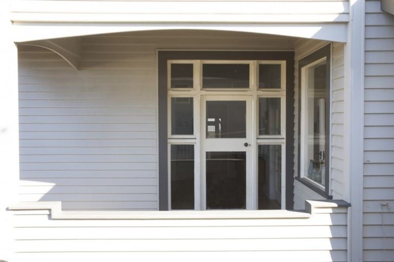 Photo of property in 45 Napier Terrace, Hospital Hill, Napier, 4110