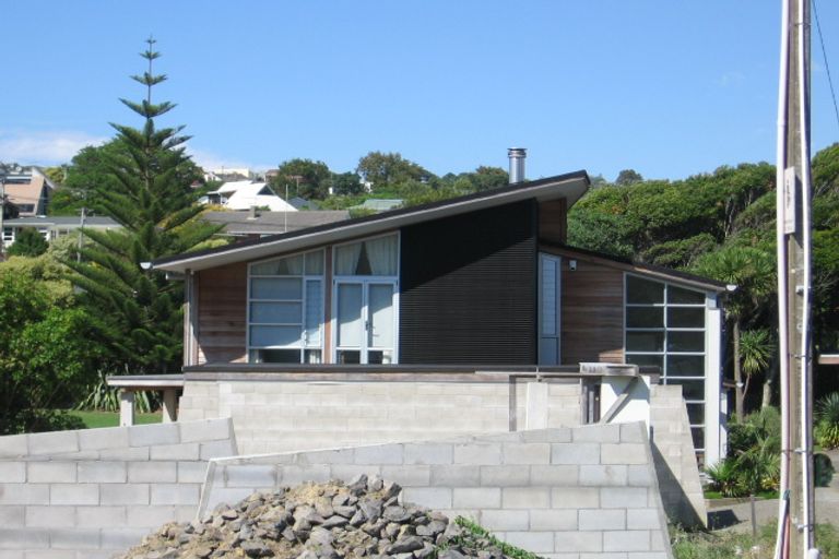 Photo of property in 49 Masterton Road, Rothesay Bay, Auckland, 0630