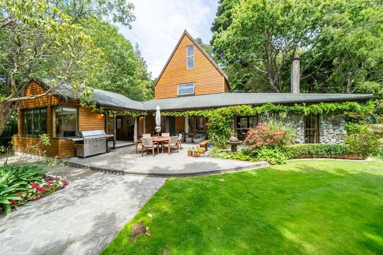 Photo of property in 30c Chatsworth Road, Silverstream, Upper Hutt, 5019