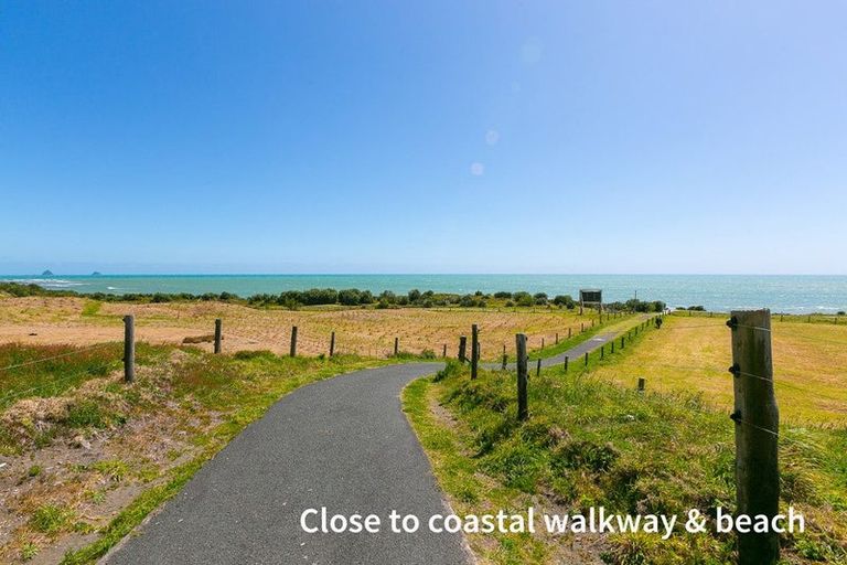 Photo of property in 10 Kakariki Lane, Waiwhakaiho, New Plymouth, 4312