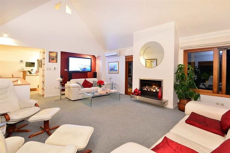 Photo of property in 67 Matakatia Parade, Matakatia, Whangaparaoa, 0930