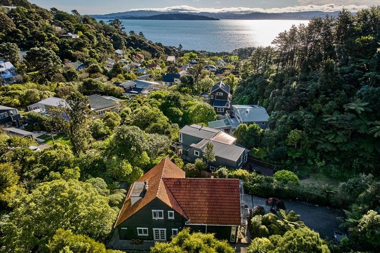 Photo of property in 41 Kotari Road, Days Bay, Lower Hutt, 5013