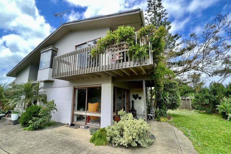 Photo of property in 24 Seneca Court, Golflands, Auckland, 2013