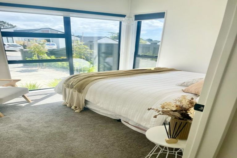 Photo of property in 5 Morus Road, Massey, Auckland, 0614