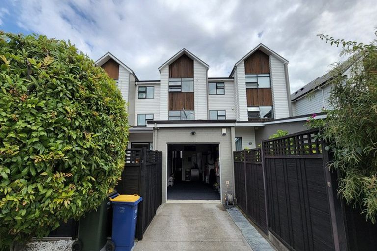 Photo of property in 30 Squadron Drive, Hobsonville, Auckland, 0616