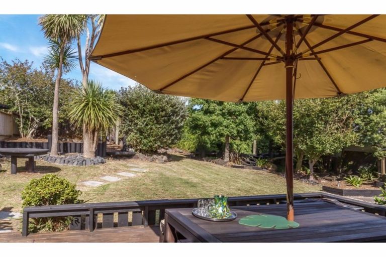 Photo of property in 10 Rishworth Avenue, Stanmore Bay, Whangaparaoa, 0932