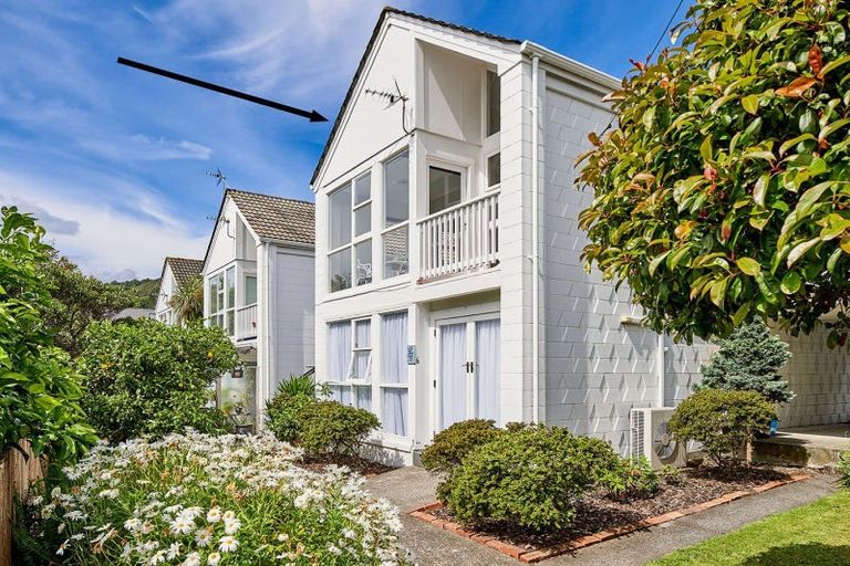 Photo of property in 5 Kowhai Street, Eastbourne, Lower Hutt, 5013