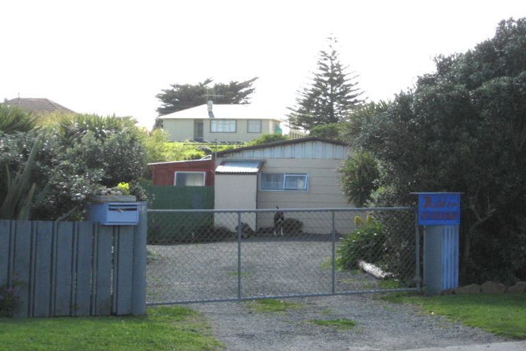 Photo of property in 14 Ashton Terrace, Castlecliff, Whanganui, 4501