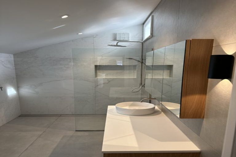 Photo of property in 163 Marine Parade, Seatoun, Wellington, 6022