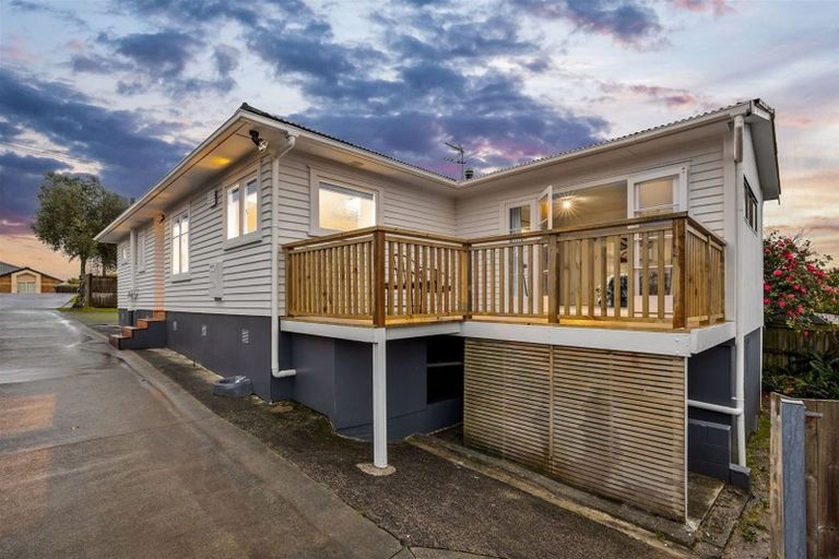 Photo of property in 218 Sturges Road, Henderson, Auckland, 0612
