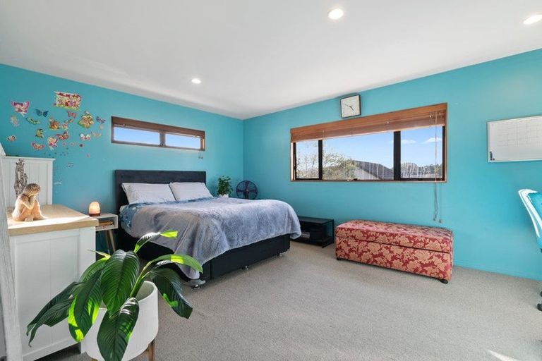 Photo of property in 81 Mt Lebanon Crescent, The Gardens, Auckland, 2105