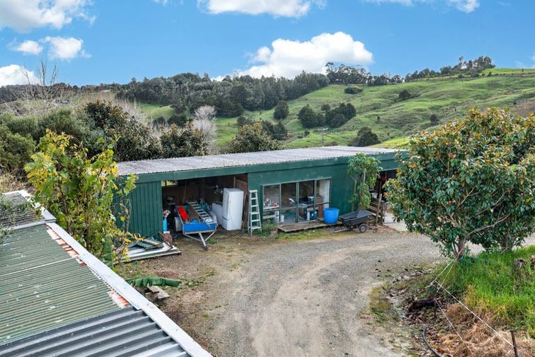 Photo of property in 63 Porter Road, Paparoa, 0571