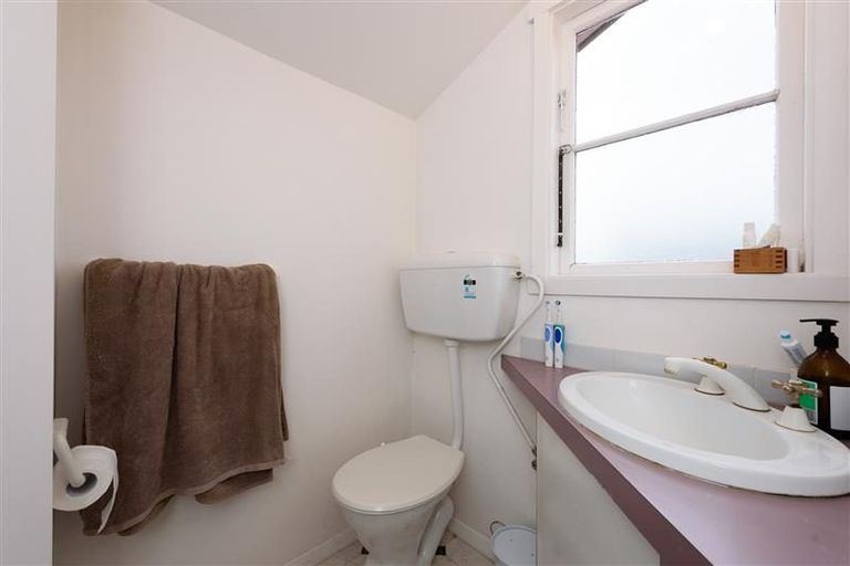 Photo of property in 95 Pohutukawa Street, Woburn, Lower Hutt, 5011