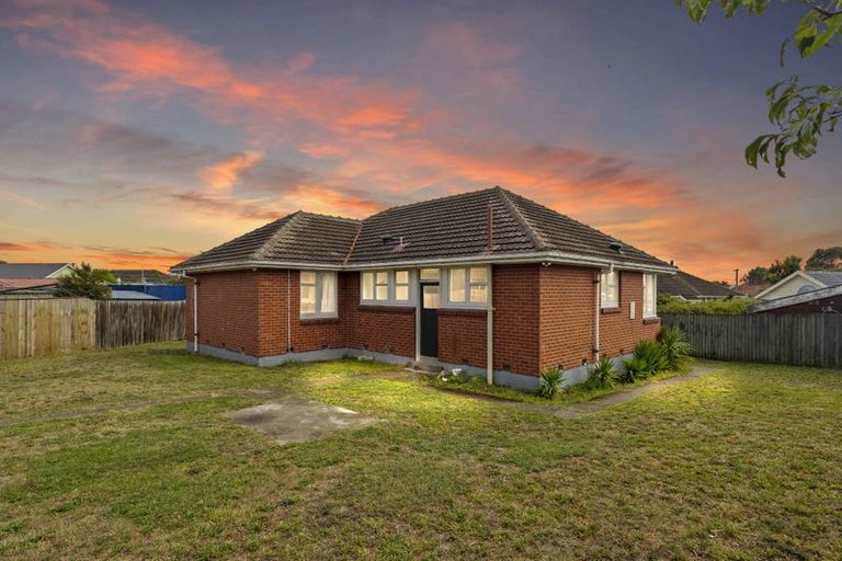 Photo of property in 12 Mattingley Street, Aranui, Christchurch, 8061