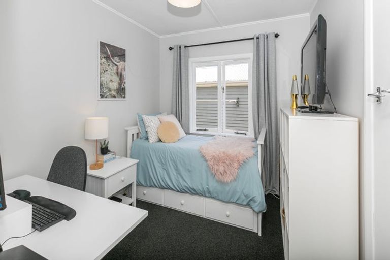 Photo of property in 15 Sandwich Road, St Andrews, Hamilton, 3200