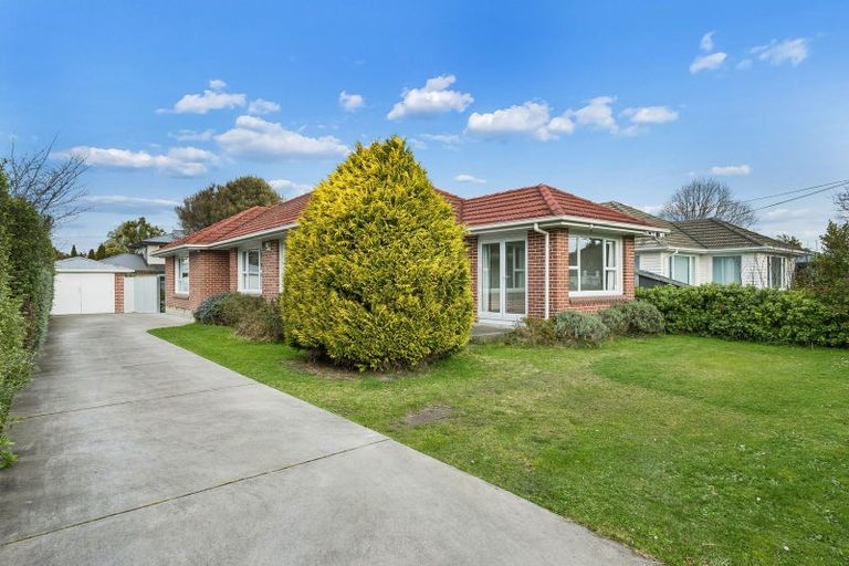 Photo of property in 6 Manor Place, Bryndwr, Christchurch, 8053