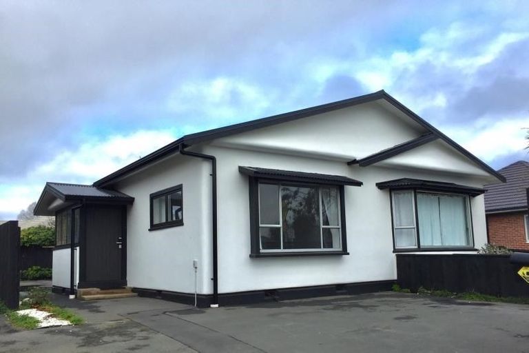 Photo of property in 1/170 Main North Road, Redwood, Christchurch, 8051