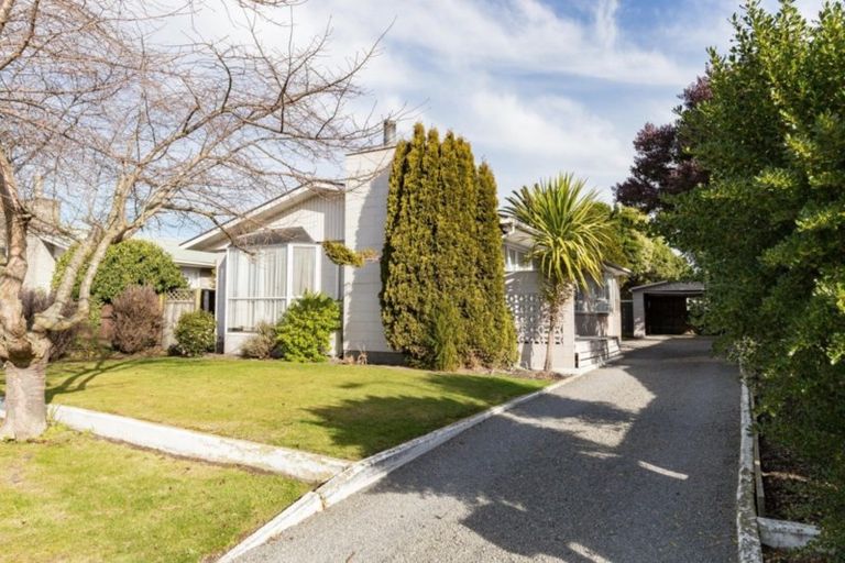 Photo of property in 43 Skerten Avenue, Hornby, Christchurch, 8042