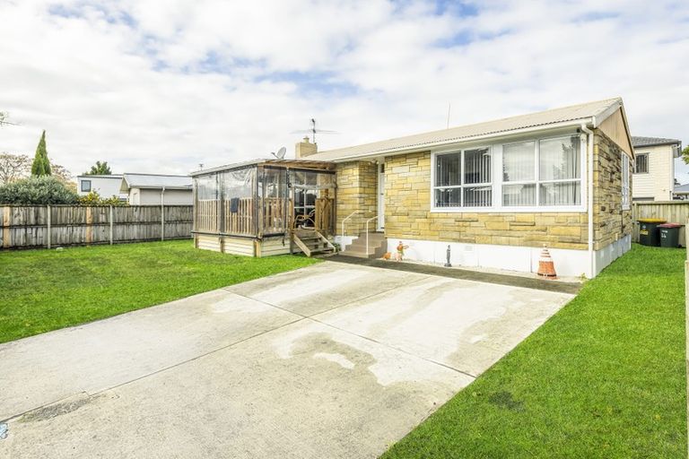 Photo of property in 24 Martin Road, Manurewa, Auckland, 2102