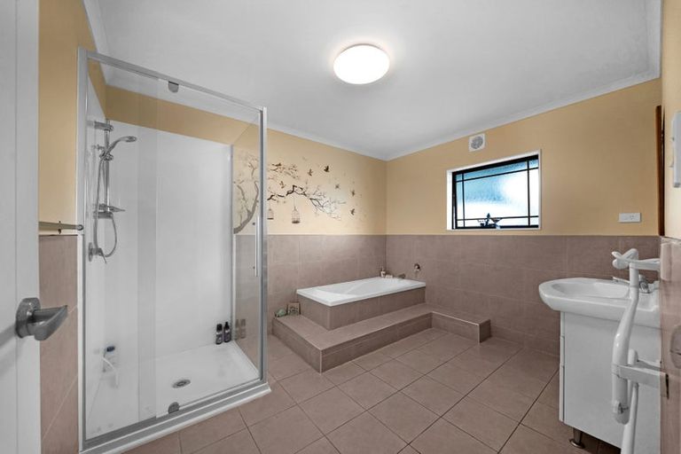 Photo of property in 1/24 Henderson Avenue, Tuakau, 2121