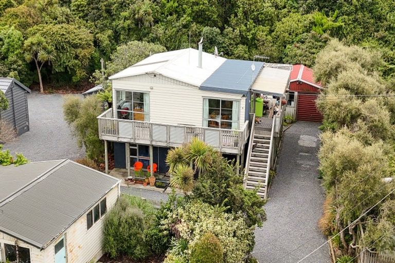 Photo of property in 9 Moana Street, Kaka Point, Balclutha, 9271