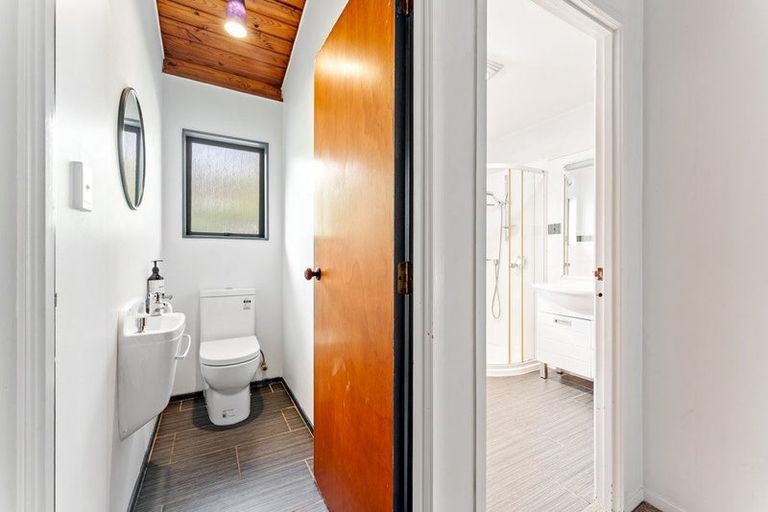 Photo of property in 16 Dobell Road, Stanmore Bay, Whangaparaoa, 0932