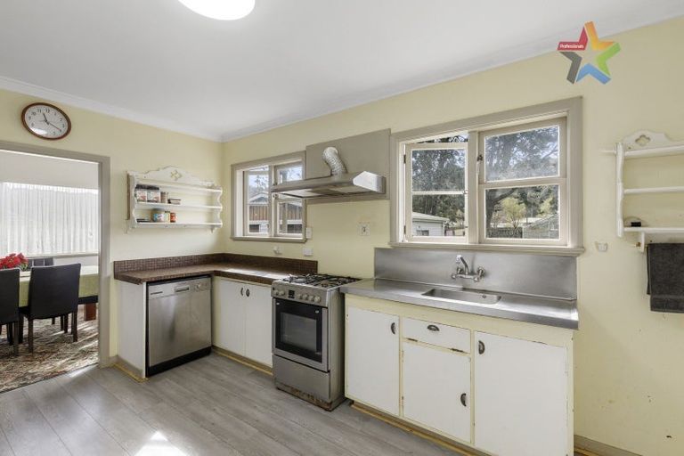 Photo of property in 65 Glen Road, Stokes Valley, Lower Hutt, 5019