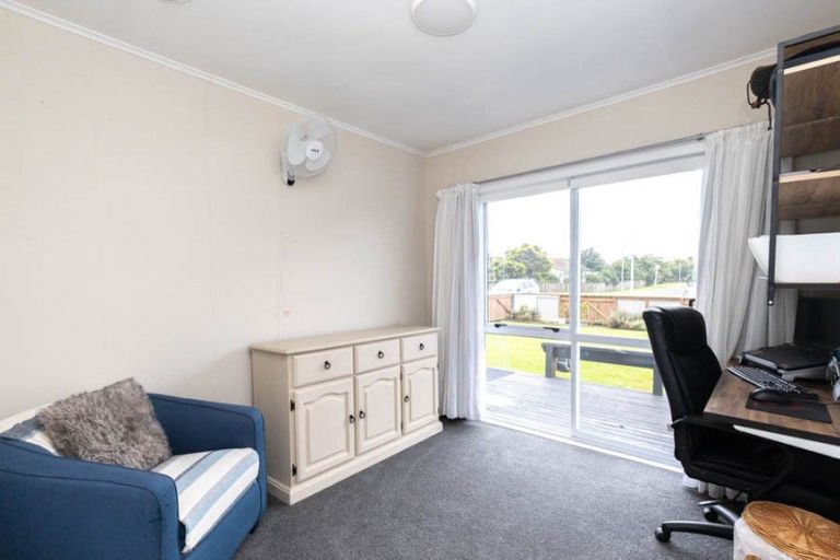 Photo of property in 71 Pipiroa Road, Ngatea, 3503