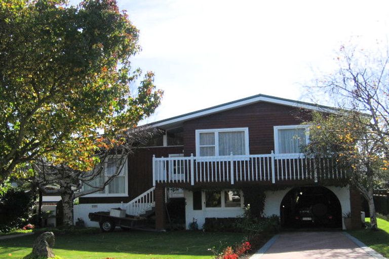 Photo of property in 3 Tanekaha Street, Stokes Valley, Lower Hutt, 5019